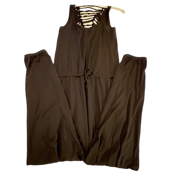 BECCA Sleeveless One Piece Jumpsuit with cutouts at Back Black M - Picture 12 of 13